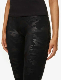 Spanx Camo-print Coated Stretch-jersey Leggings -Ted Bakee Clothing Shop R03838557 MATTEBLACKCAMO ALT04